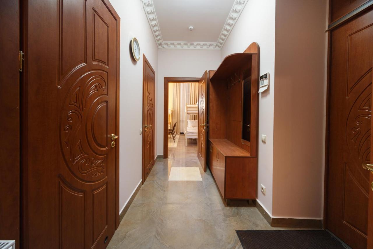 Hostel Suputnyk Lviv Dış mekan fotoğraf