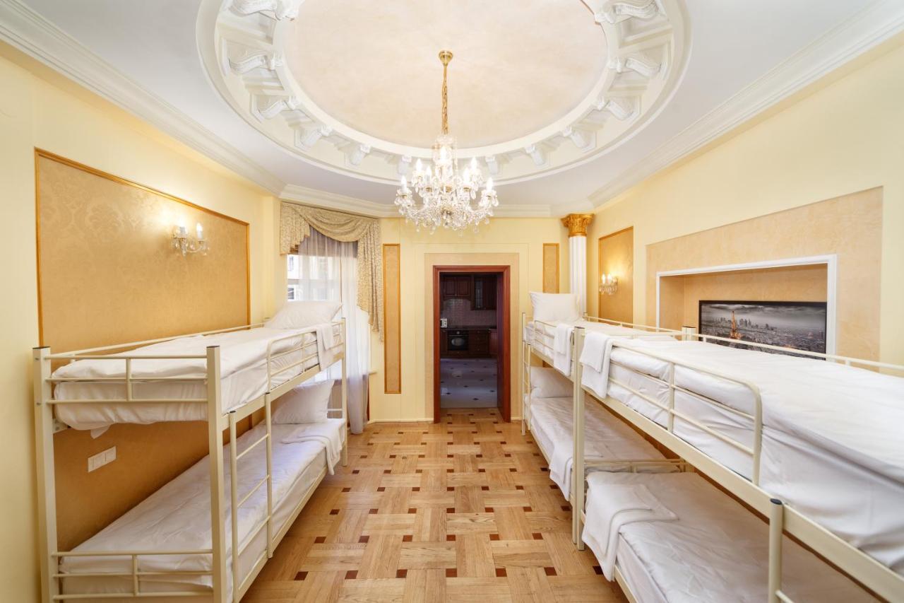 Hostel Suputnyk Lviv Dış mekan fotoğraf